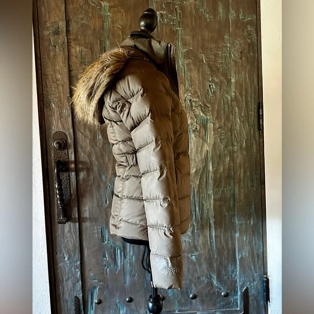 North Face Puffer Coat - Picture 2 of 7